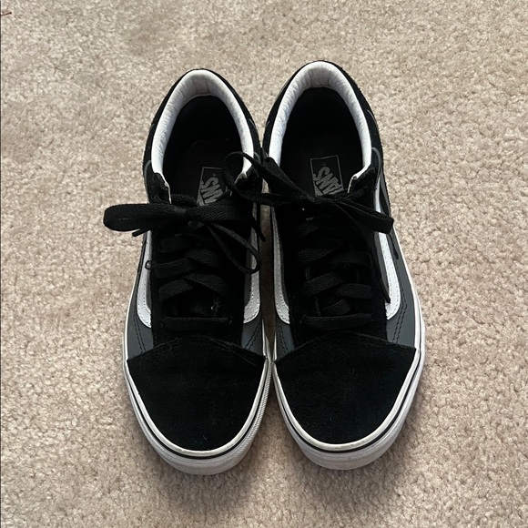 Vans - Picture 2 of 6